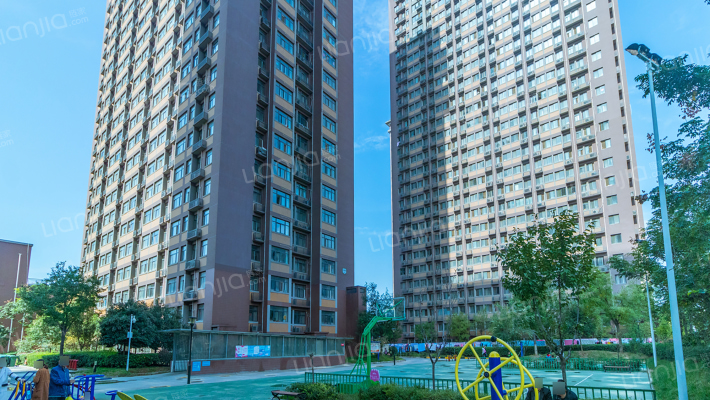 蓝博公寓C区外景图