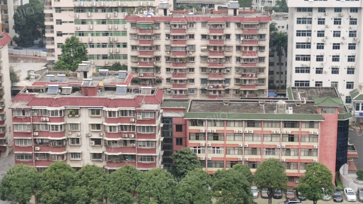 广西沿海铁路公司宿舍外景图