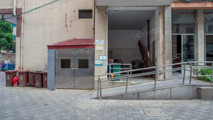 华通公寓外景图