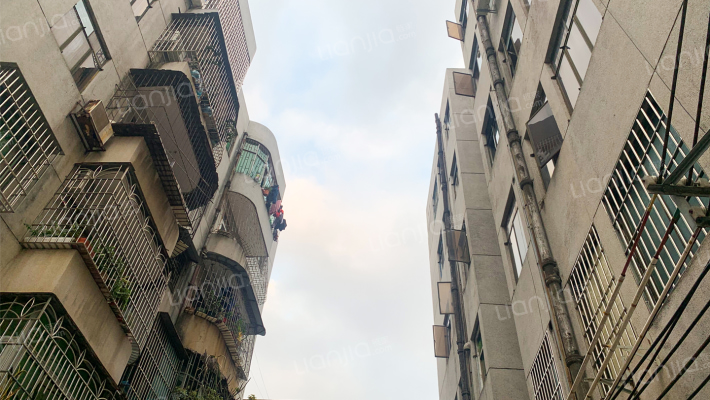 济虹新村外景图