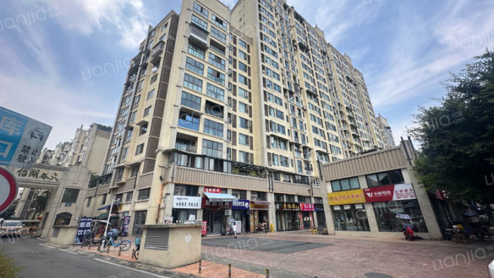 川化怡湖春天外景图