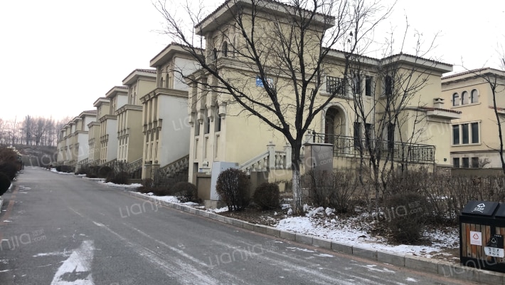 锦联上水溪谷外景图