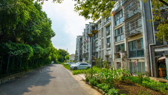 康湾山居外景图