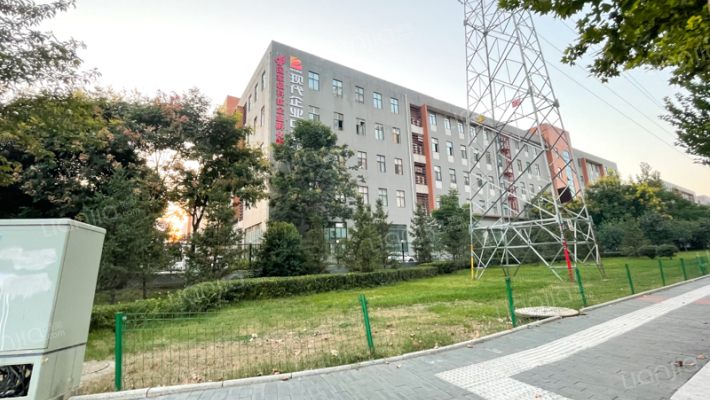 现代企业中心东区外景图