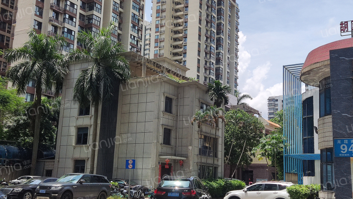 富人阁别墅小区外景图