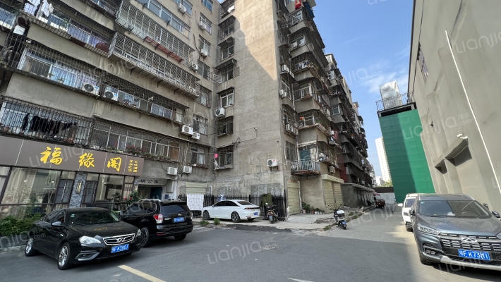 航瑞公寓外景图