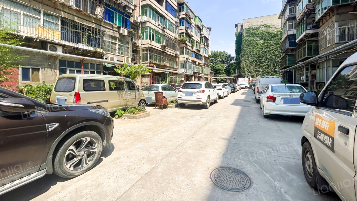 橡胶厂家属院南区外景图