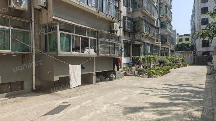 西二路235号院外景图