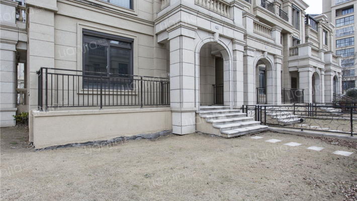 绿地滨湖城外景图