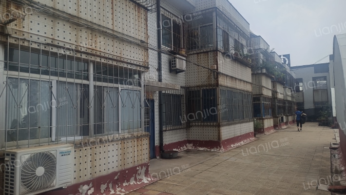 四平公寓外景图