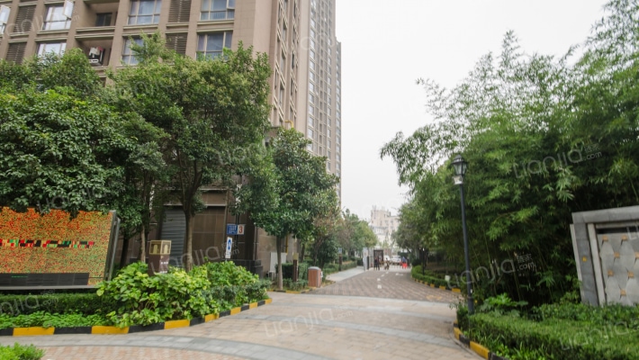 中海凯旋门外景图