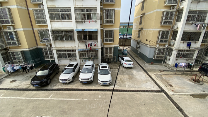 晶品苑小区外景图