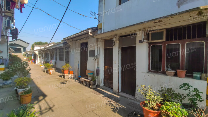 跨湖桥直街外景图