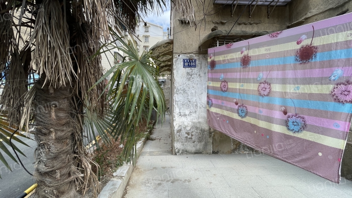 贵乌北路186号外景图