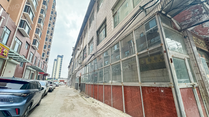 龙泉街1996号外景图