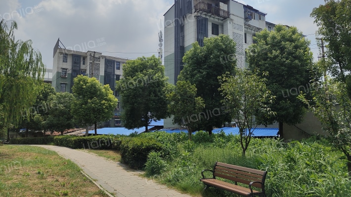 粮库宿舍外景图