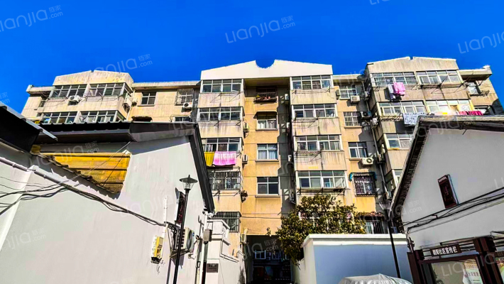 健康西路食品学院宿舍区外景图