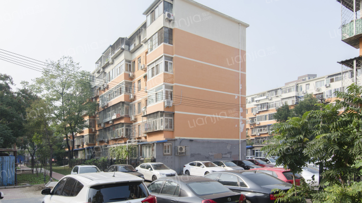 八角中里外景图