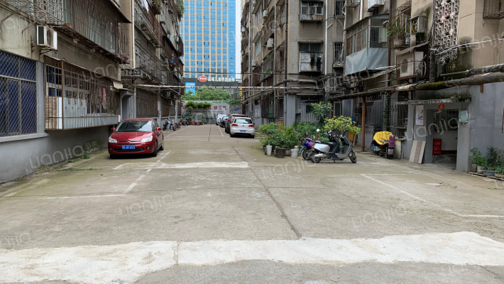 襄阳市商务局大庆西路家属院外景图