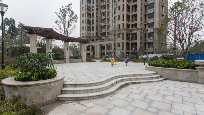 东湖首府外景图