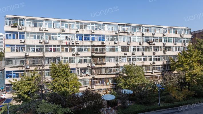 玉泉路11号院外景图