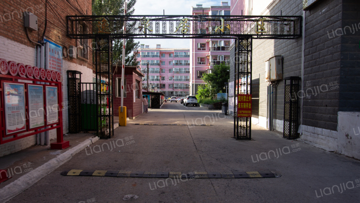 逸泉住宅小区外景图