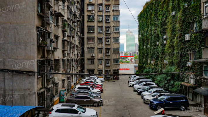 襄阳水利水电工程团生活区外景图