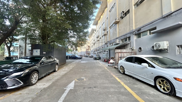 唐人商业中心街外景图