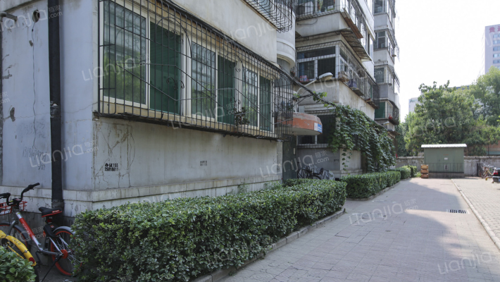 越秀苑小区外景图