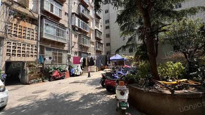 西坝路迎春巷5号院宿舍外景图