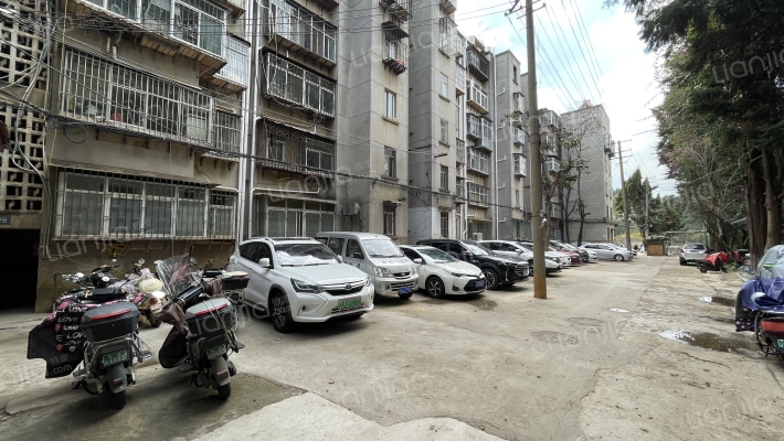 教场中路318号外景图