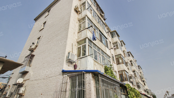 铁路家属楼外景图