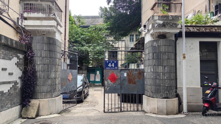 地矿宿舍(省政府)外景图