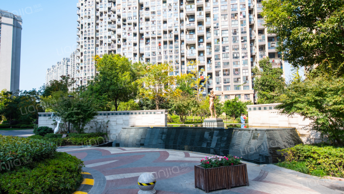 保利城市果岭外景图