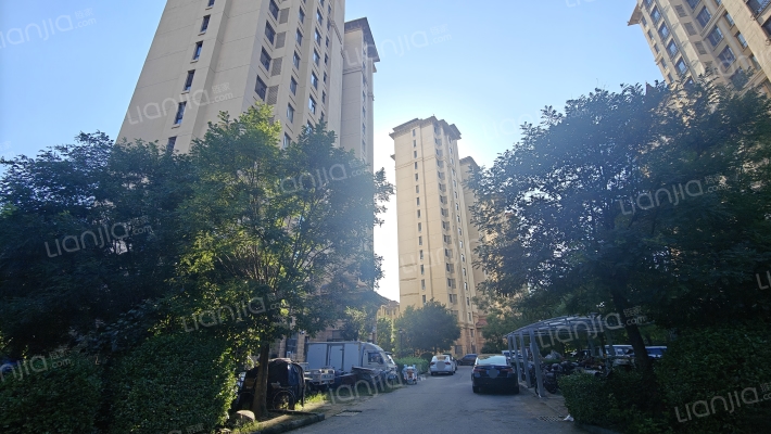 州河湾西园东区外景图