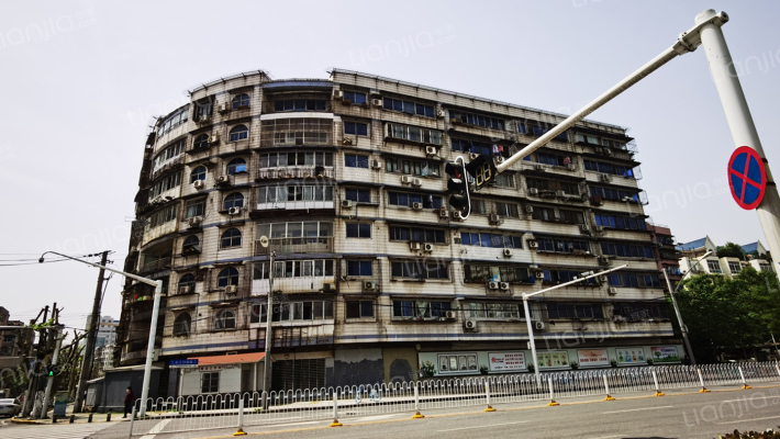 武汉海关宿舍外景图