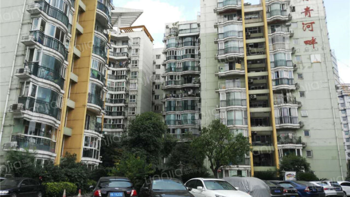 青青河畔外景图