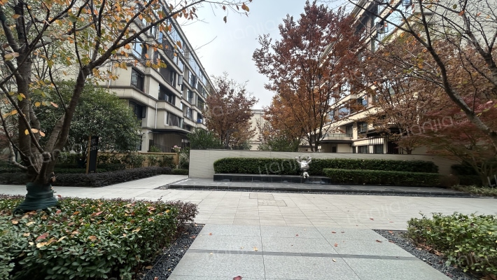 中南春溪集外景图