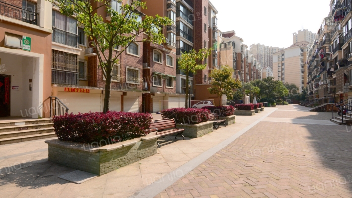 米兰春天外景图