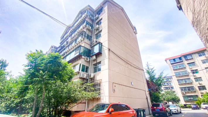 山大第五宿舍外景图