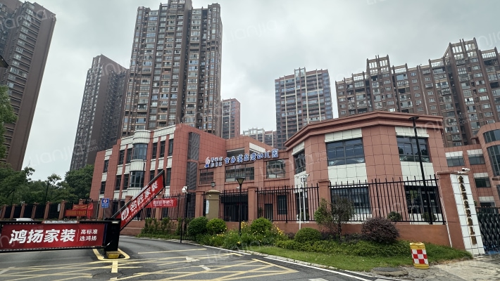 金色溪泉湾外景图