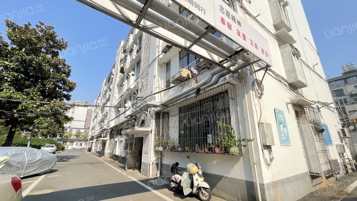 襄阳市应急管理局家属院外景图