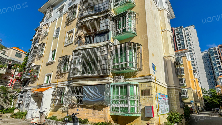 望鹿山庄外景图