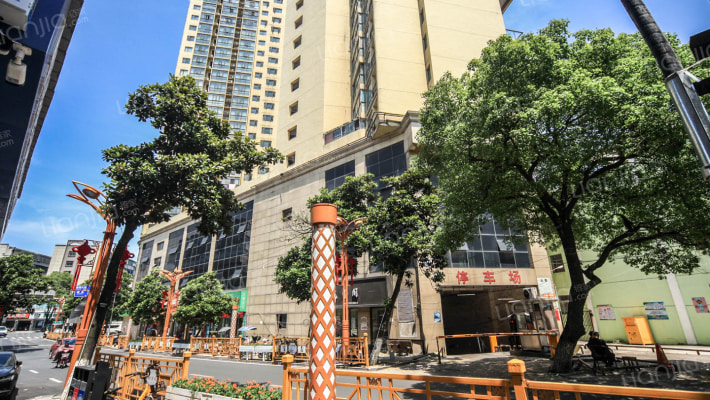 华尔街国际公馆外景图