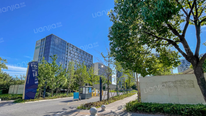 绿地万科云都会外景图