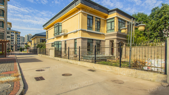 宸阳小区外景图