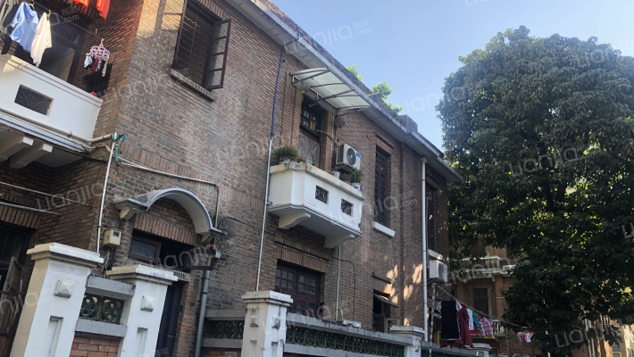 启明横马路外景图