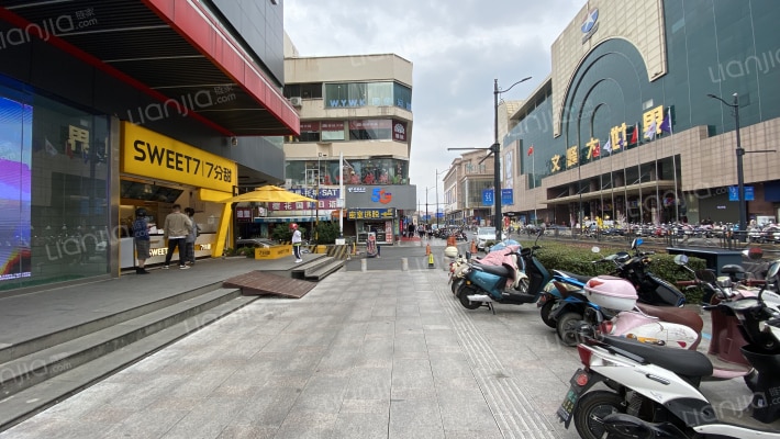 金树银花大厦外景图