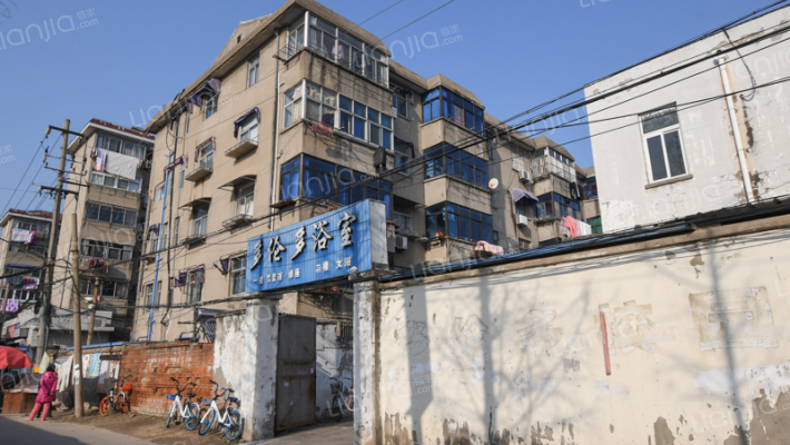 机械中专宿舍外景图