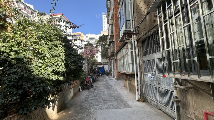 富春街昆二中宿舍外景图